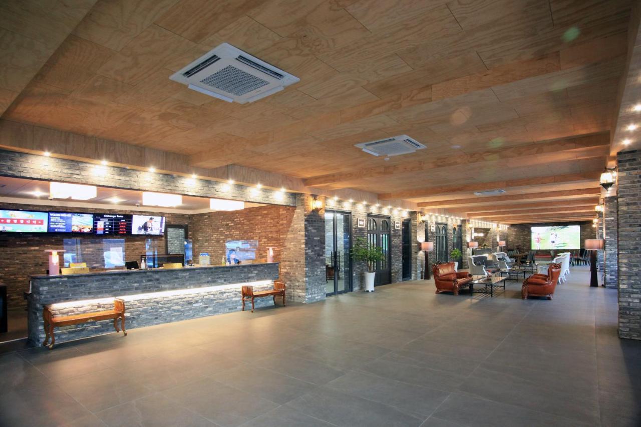 Hotel Ramada By Wyndham Suanbo Chungju Esterno foto
