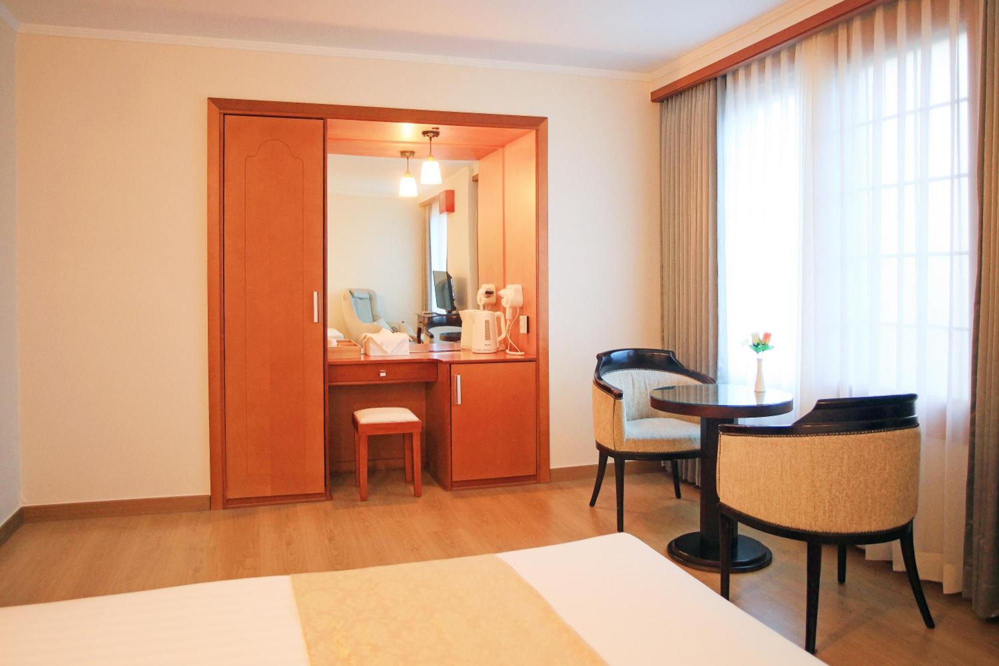 Hotel Ramada By Wyndham Suanbo Chungju Esterno foto