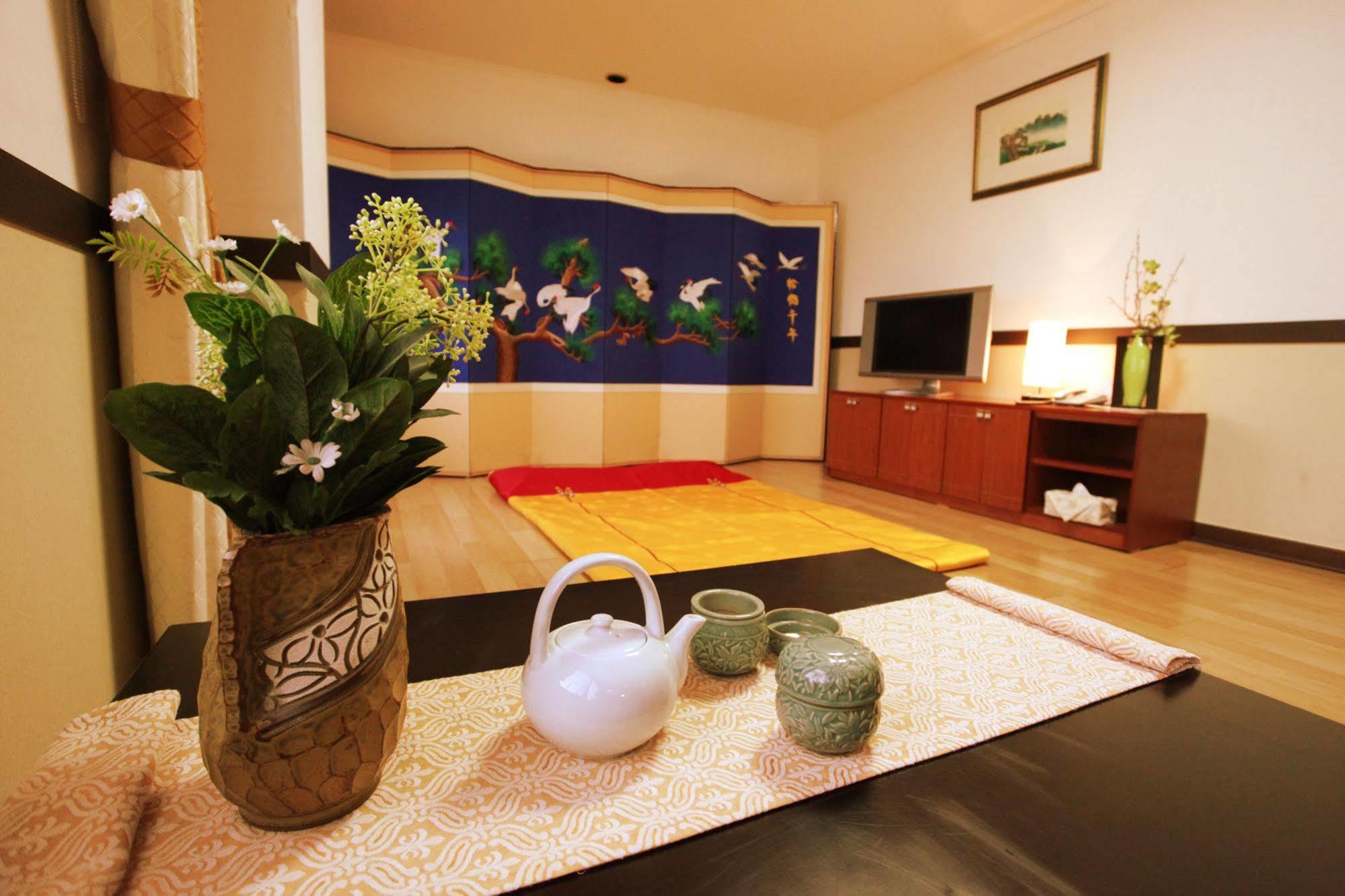 Hotel Ramada By Wyndham Suanbo Chungju Esterno foto